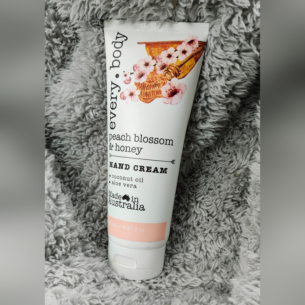 Every Body Peach Blossom & Honey Hand Cream - White/Pink